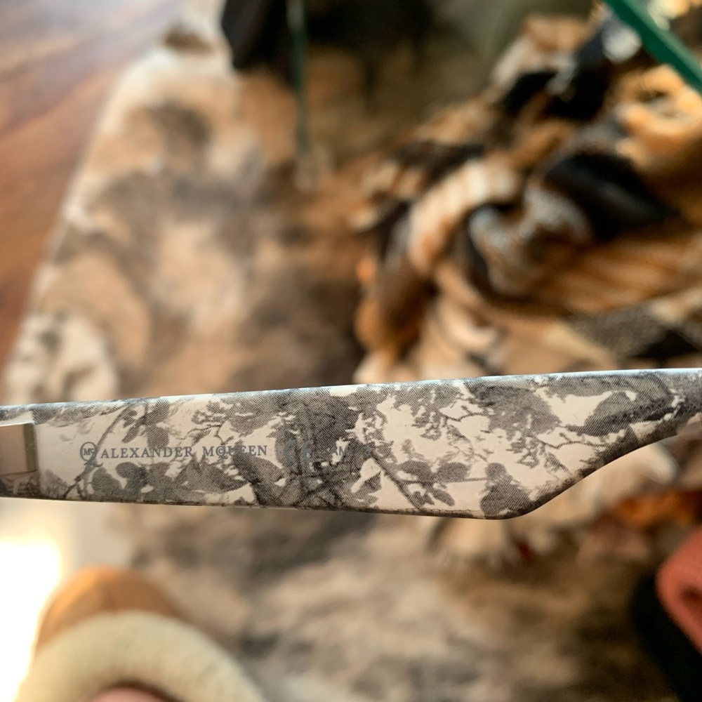 Alexander Mcqueen Patterned Sunglasses - image 4